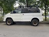 Mitsubishi Delica 1997 годаfor4 800 000 тг. в Алматы – фото 4