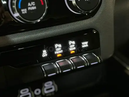 Dodge RAM 2024 года за 43 900 000 тг. в Алматы – фото 33