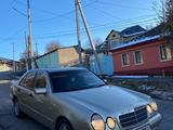 Mercedes-Benz E 220 1999 года за 2 250 000 тг. в Шымкент – фото 3