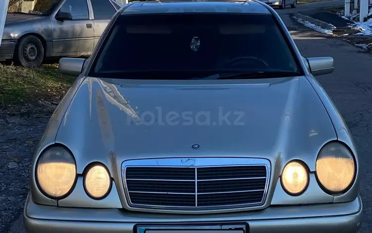 Mercedes-Benz E 220 1999 годаfor2 250 000 тг. в Шымкент