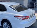 Toyota Camry 2021 годаfor15 500 000 тг. в Талдыкорган – фото 10