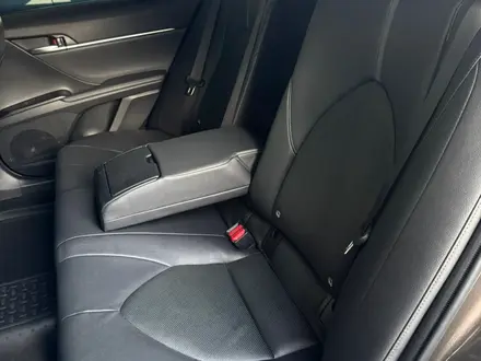 Toyota Camry Prestige 2023 года за 15 390 000 тг. в Алматы – фото 16