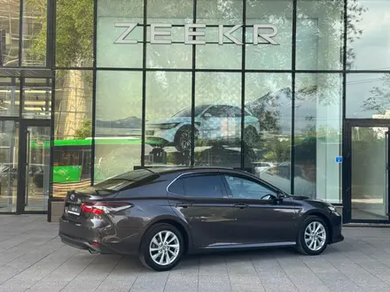 Toyota Camry Prestige 2023 года за 15 390 000 тг. в Алматы – фото 4