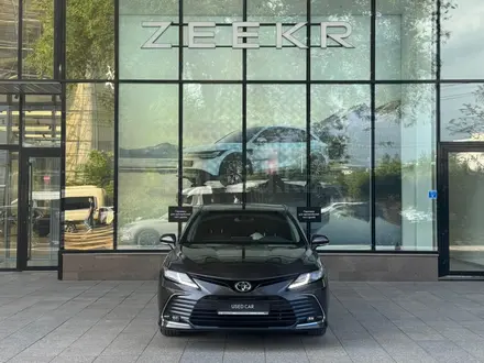 Toyota Camry Prestige 2023 года за 15 390 000 тг. в Алматы