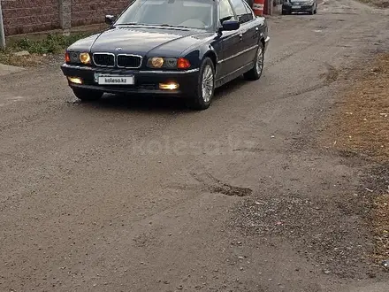 BMW 735 1998 года за 4 400 000 тг. в Алматы