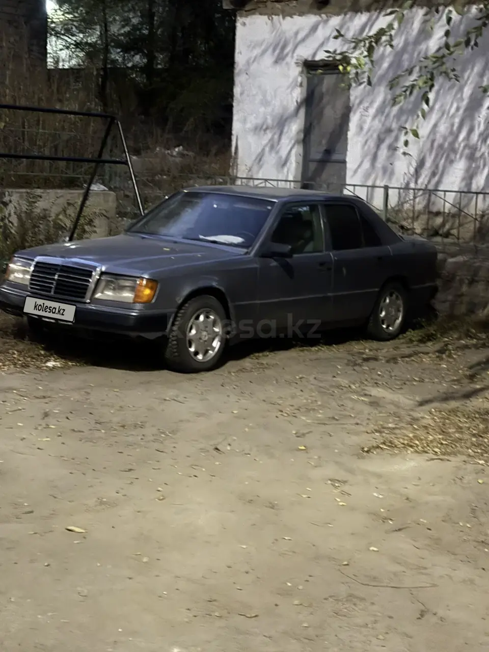 Mercedes-Benz E-Class, 1991