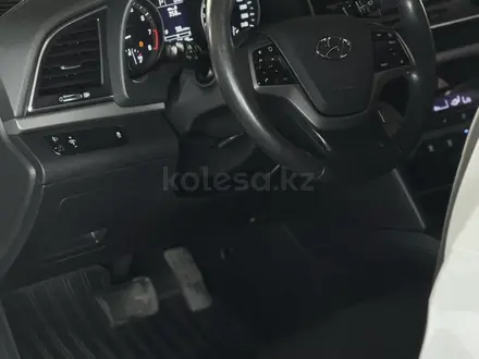 Hyundai Elantra 2019 года за 7 900 000 тг. в Шымкент – фото 11