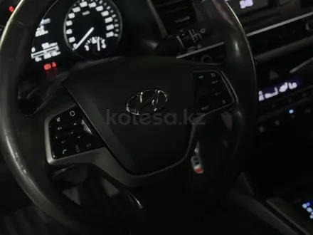 Hyundai Elantra 2019 года за 7 900 000 тг. в Шымкент – фото 12