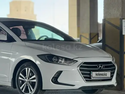 Hyundai Elantra 2019 года за 7 900 000 тг. в Шымкент – фото 3