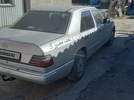 Mercedes-Benz E 200 1994 года за 1 600 000 тг. в Семей – фото 4