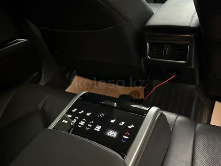 Toyota Camry 2018 года за 13 700 000 тг. в Астана – фото 23