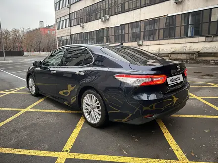 Toyota Camry 2018 года за 13 700 000 тг. в Астана – фото 8