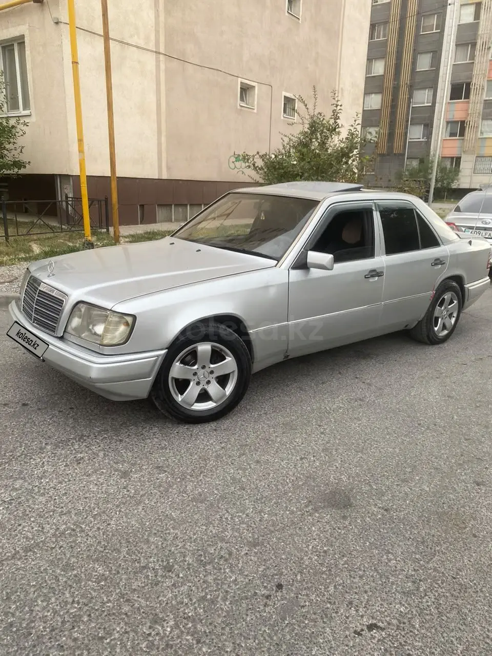 Mercedes-Benz E-Class, 1993