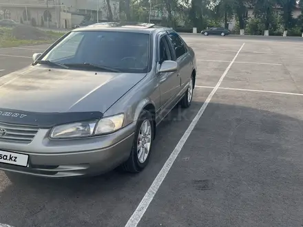 Toyota Camry 1999 года за 3 500 000 тг. в Алматы – фото 11