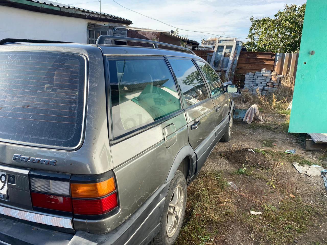 Volkswagen Passat 1994 г.