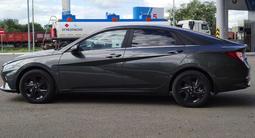 Hyundai Elantra 2022 года за 8 800 000 тг. в Астана – фото 2