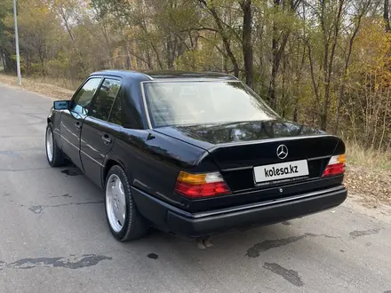 Mercedes-Benz E 280 1992 года за 4 500 000 тг. в Павлодар – фото 4