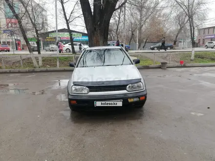 Volkswagen Golf 1995 года за 1 600 000 тг. в Алматы