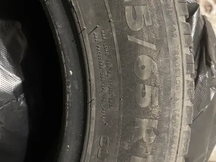 Б/у комплект летних шины 185/65/R15 Nokian Tyres за 60 000 тг. в Астана – фото 2
