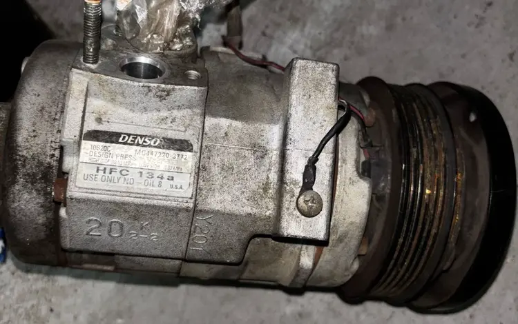 Компрессор кондиционера Toyota 2UZ за 60 000 тг. в Алматы