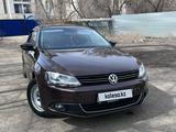 Volkswagen Jetta 2014 года за 7 900 000 тг. в Атырау – фото 2