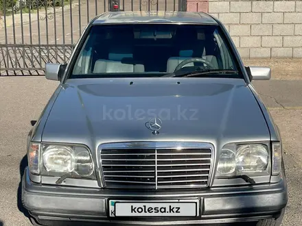 Mercedes-Benz E 320 1993 года за 2 750 000 тг. в Шымкент – фото 6