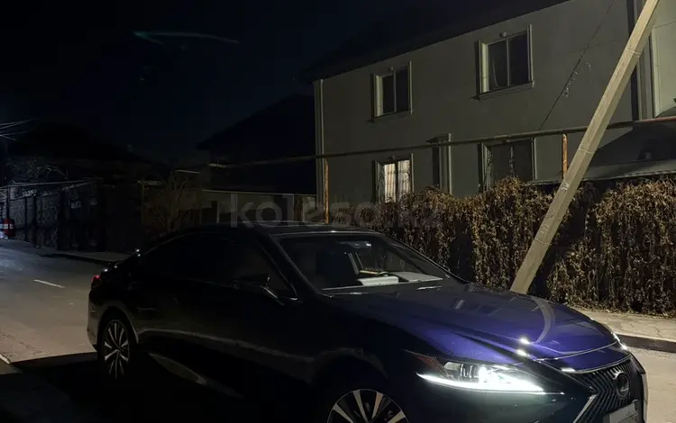 Lexus ES 300h 2020 года за 16 000 000 тг. в Алматы