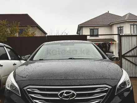 Hyundai Sonata 2015 года за 4 300 000 тг. в Уральск – фото 2