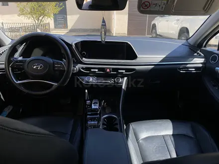 Hyundai Sonata 2022 года за 13 000 000 тг. в Актау – фото 2