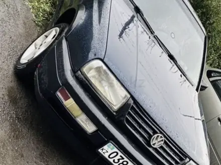 Volkswagen Vento 1992 года за 600 000 тг. в Караганда – фото 4