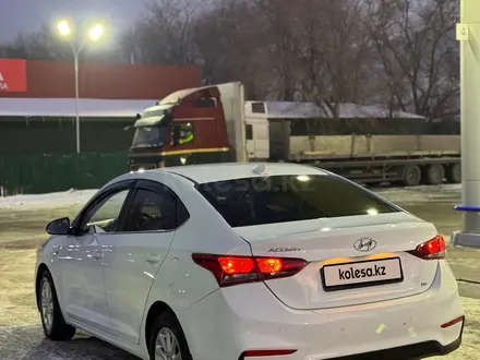 Hyundai Accent 2017 года за 6 550 000 тг. в Алматы – фото 5