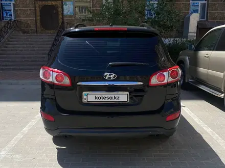 Hyundai Santa Fe 2011 года за 6 000 000 тг. в Актау – фото 3