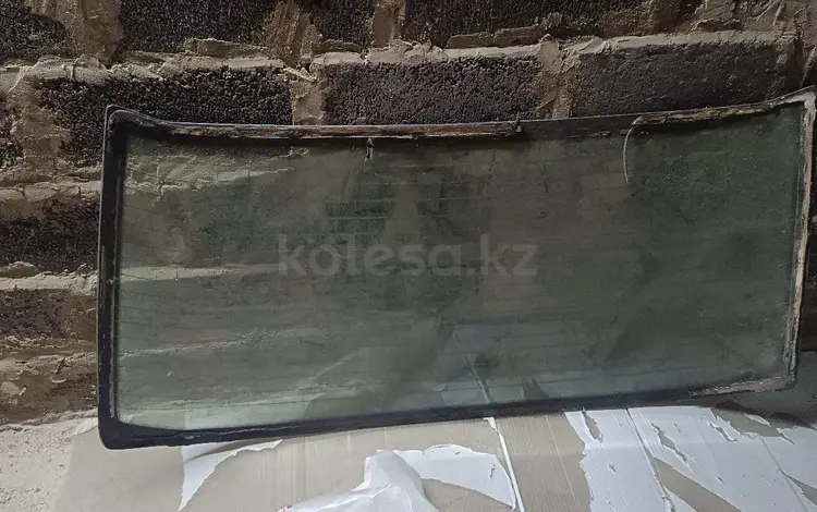 Стекло заднее мерс 124 за 20 000 тг. в Караганда