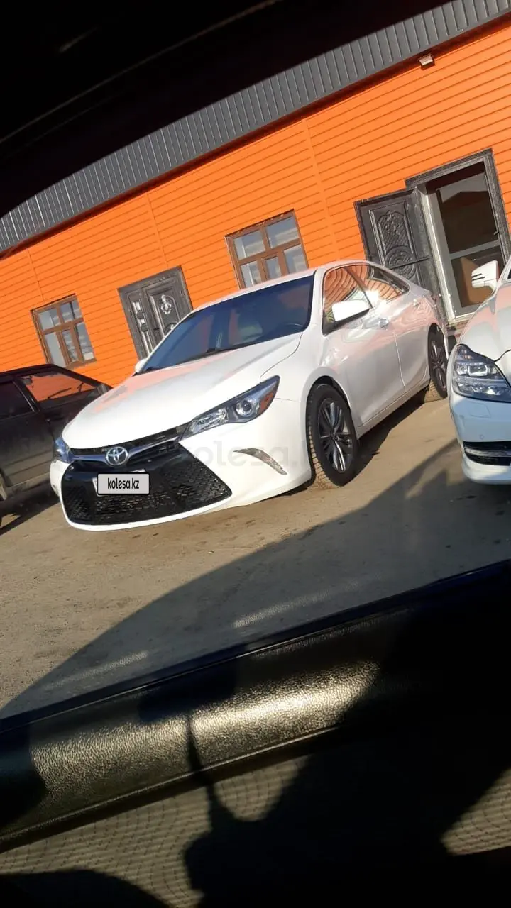 Toyota Camry, 2016