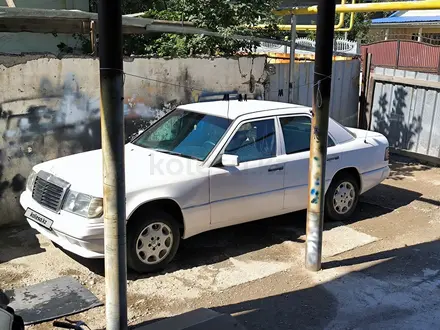 Mercedes-Benz E 230 1990 года за 1 450 000 тг. в Алматы – фото 2