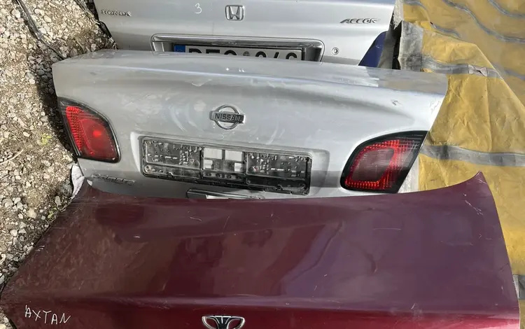Крышки багажника Nissan Primera седан за 30 000 тг. в Алматы