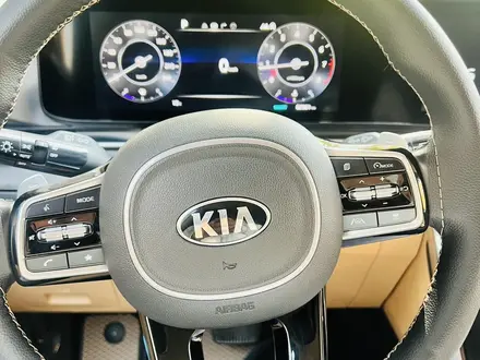 Kia Carnival 2021 года за 17 400 000 тг. в Алматы – фото 13