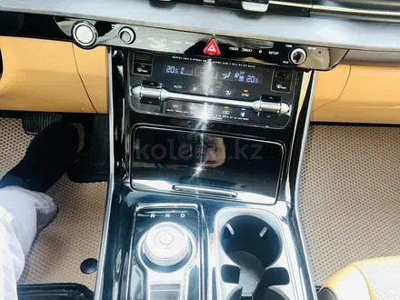 Kia Carnival 2021 года за 17 400 000 тг. в Алматы – фото 15