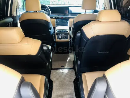 Kia Carnival 2021 года за 17 400 000 тг. в Алматы – фото 19