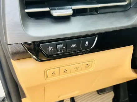 Kia Carnival 2021 года за 17 400 000 тг. в Алматы – фото 21