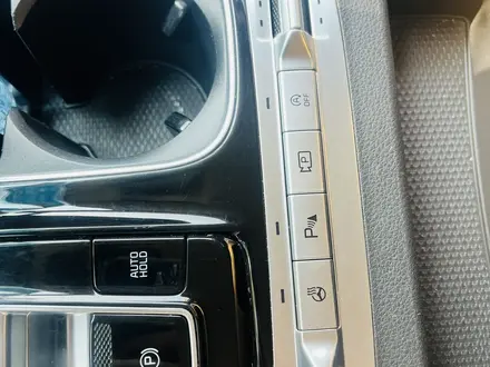 Kia Carnival 2021 года за 17 400 000 тг. в Алматы – фото 22