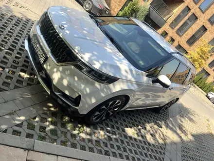 Kia Carnival 2021 года за 17 400 000 тг. в Алматы – фото 8
