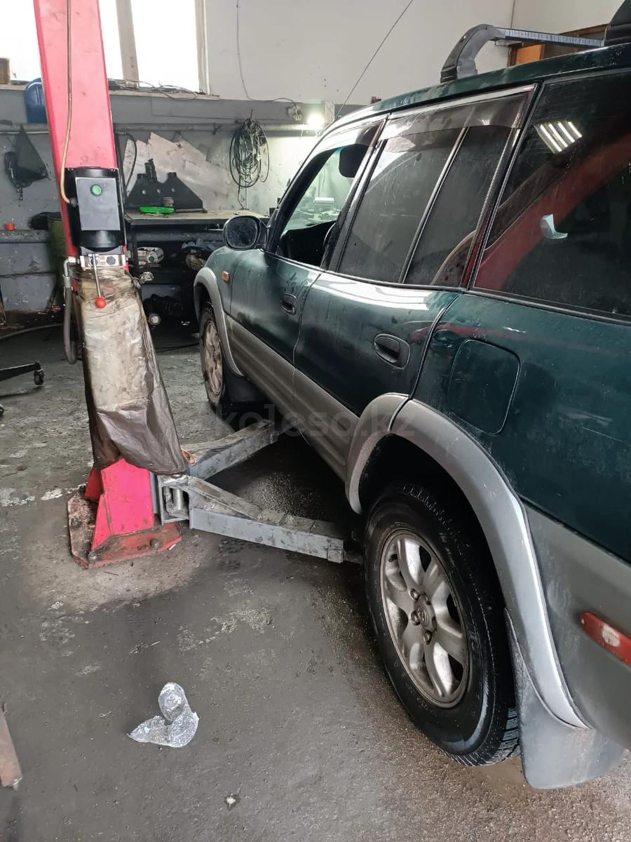 Toyota RAV4 1997 г.