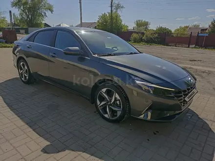 Hyundai Elantra 2023 года за 11 000 000 тг. в Астана – фото 3
