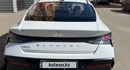 Hyundai Elantra 2024 годаfor9 200 000 тг. в Астана – фото 3