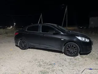 Hyundai Accent, 2013