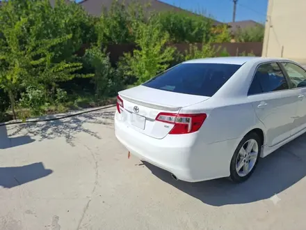Toyota Camry 2014 года за 5 300 000 тг. в Атырау – фото 2