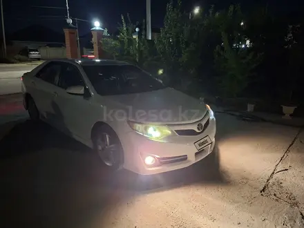 Toyota Camry 2014 года за 5 300 000 тг. в Атырау – фото 10