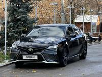 Toyota Camry 2021 года за 12 000 000 тг. в Алматы