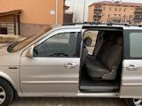 Kia Carnival 2004 года за 3 500 000 тг. в Арысь – фото 4